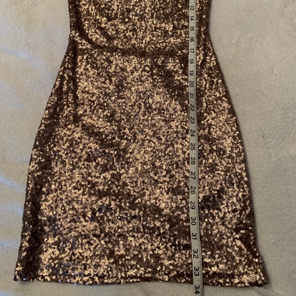 Beautiful Gold Sequin Dress * with cutout back* - Picture 5 of 5